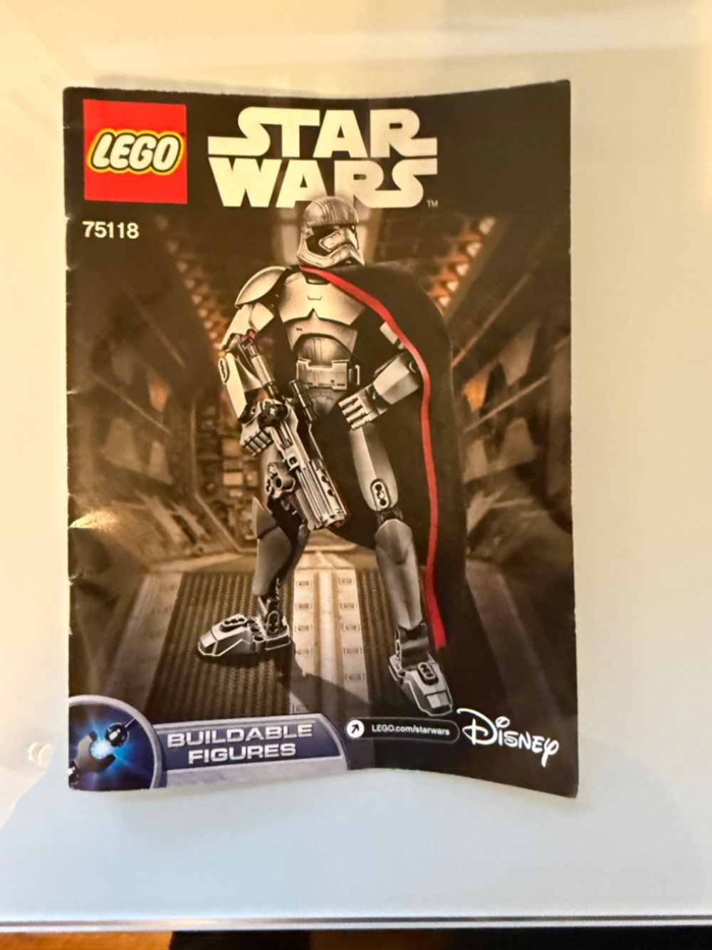 Lego Star Wars Captain Phasma - Picture 3 of 4